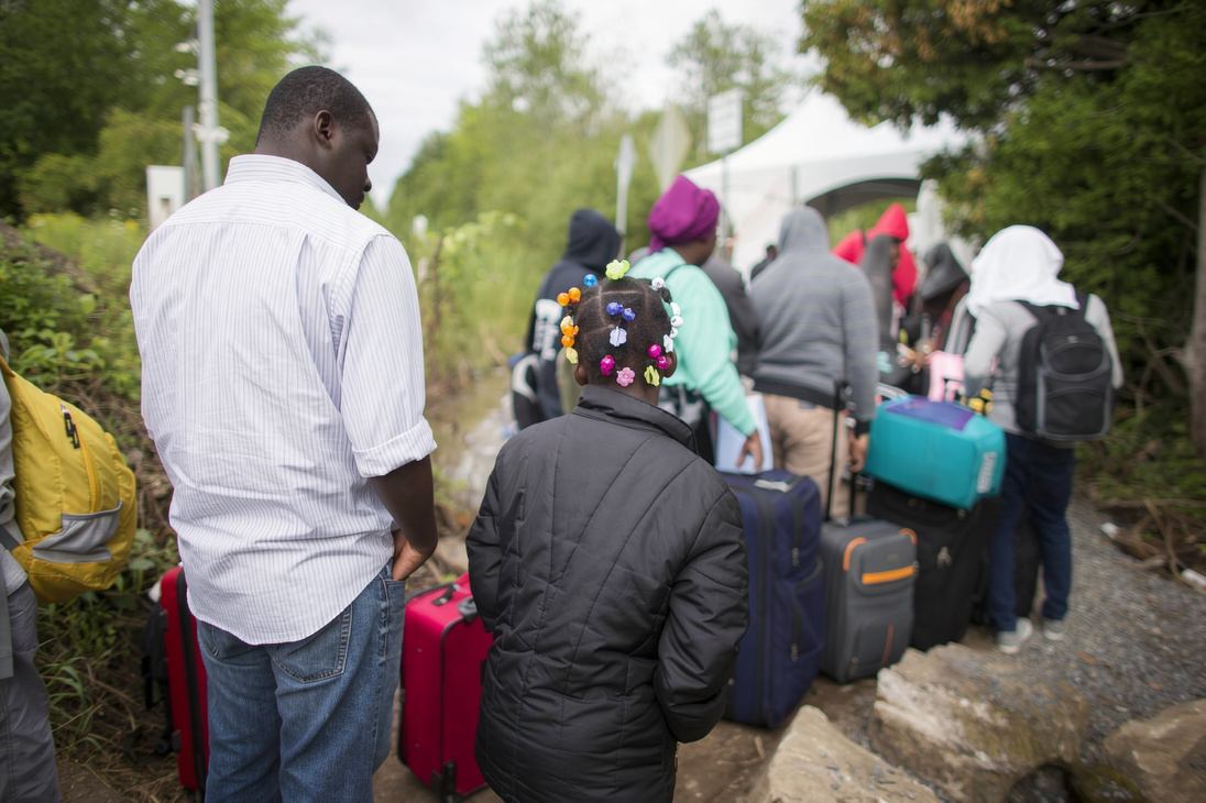 Des demandeurs d’asile invités à quitter le Canada « dès que possible »